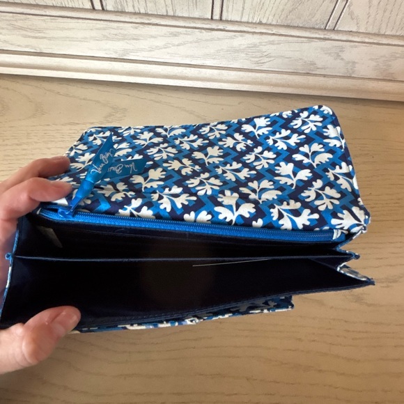 Vera Bradley Blue Lagoon print passport travel wallet - Picture 2 of 4